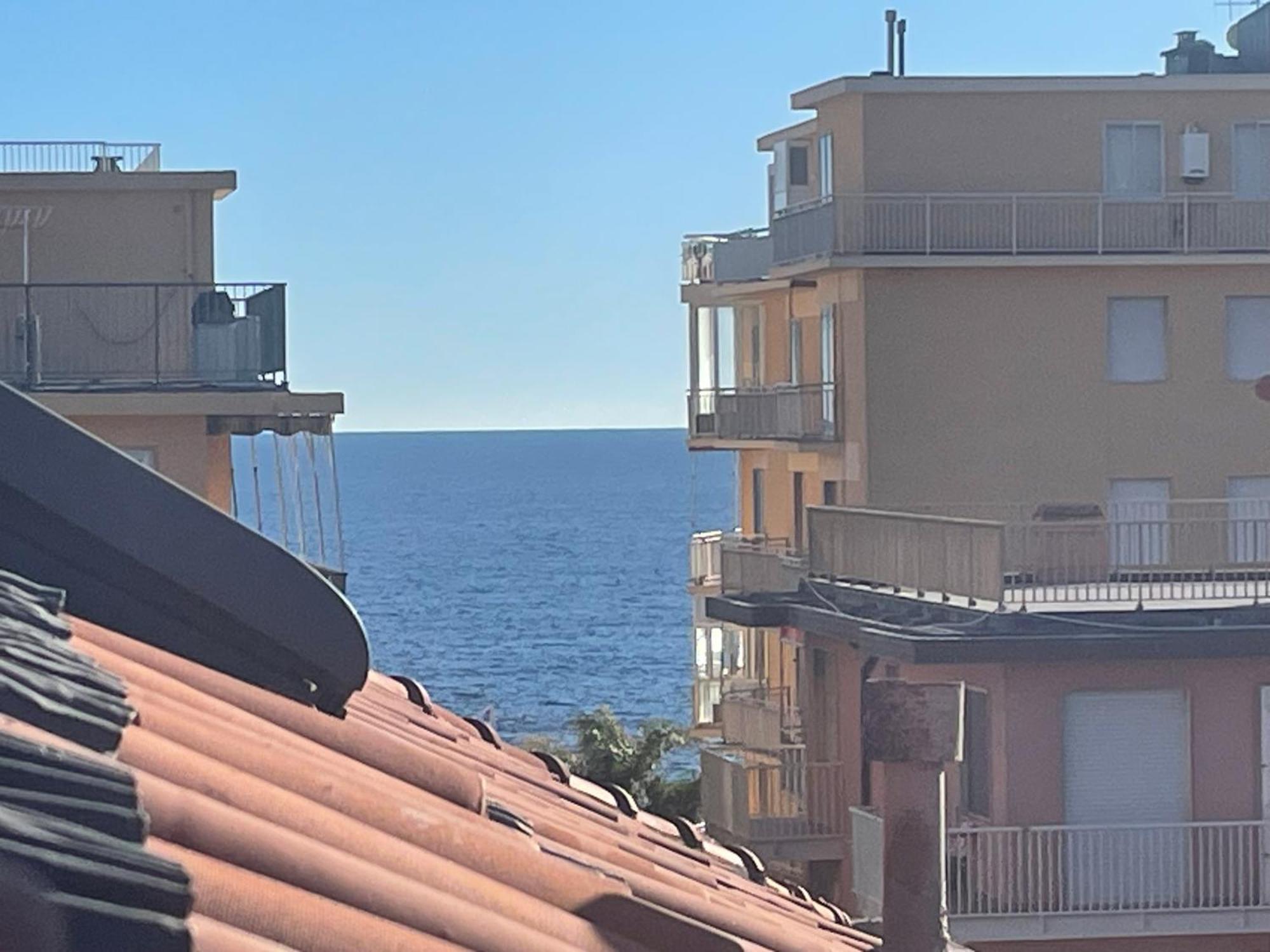 Sabrina Maison Chic Dolce Nido Sul Mare San Bartolomeo Al Mare Eksteriør billede
